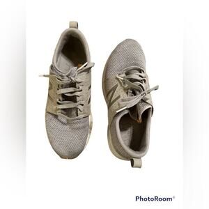 New Balance Women’s Grey Athletic Running Walking Comfort Sneakers Size 9.5